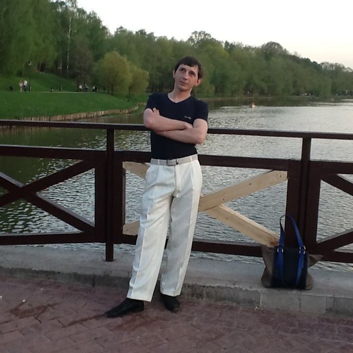 Гласят в добрые руки.