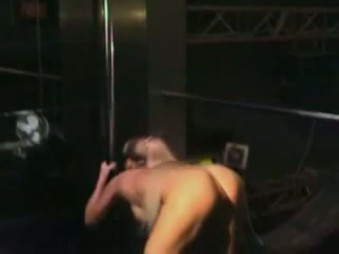 БОМБейский стриприз